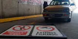 Arequipa: conductor y familiares salvan de morir luego que letrero impactara contra su auto