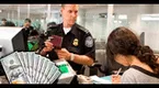 ¡ALERTA! Trump está DETENIENDO a extranjeros que viajan al país con ESTA CANTIDAD de dinero en 2025