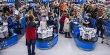 Mujer es detenida en Walmart por intentar salir con $43 sin pagar en autocobro