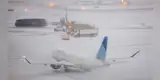 OLA de FRÍO paraliza EE. UU.: la TORMENTA invernal causa el mayor COLAPSO aéreo desde la pandemia