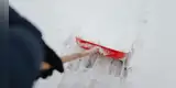 Tormenta invernal en EE. UU.: esta es la edad desde la que palear nieve puede poner en riesgo tu salud