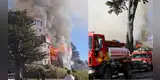 Feroz incendio destruye histórico hotel turístico: evacuaron a huéspedes y bomberos fueron hospitalizados