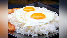 Arroz con huevo, entre los mejores platos de Latinoamérica