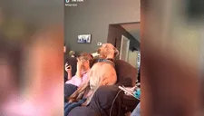 La curiosa expresión de un perrito al ver un episodio de Scooby-Doo [VIDEO]