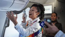 Ruby Palomino sorprende a pasajeros con concierto en pleno vuelo