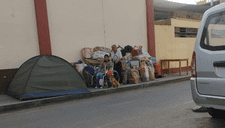 Pareja de ancianos sobrevive en las calles de Puente Piedra desde hace semanas y ruegan por ayuda urgente