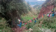 Accidente en Cusco deja 7 muertos y 5 heridos: Combi que venía de una chocolatada navideña cae al abismo