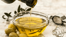 Este aceite de oliva es ilegal y aún lo venden: exigen su retiro inmediato.