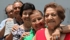 En Perú, adultos mayores reciben bono cada dos meses en 2025