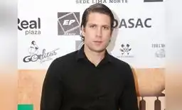 Es muy diplomático Es muy diplomático