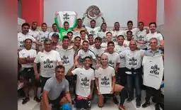 El equipo de La Victoria celebra un nuevo título de la mano de Pablo Bengoechea El equipo de La Victoria celebra un nuevo título de la mano de Pablo Bengoechea