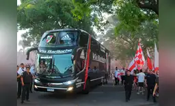 Nadie quería perderse el recibimiento al plantel que les ha regalado tantas alegrías en los últimos tiempos. Nadie quería perderse el recibimiento al plantel que les ha regalado tantas alegrías en los últimos tiempos.