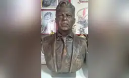 La escultura en honor a Gallardo La escultura en honor a Gallardo