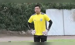 Su hijo se enfermó , pero el club le quió el seguro. Su hijo se enfermó , pero el club le quió el seguro.