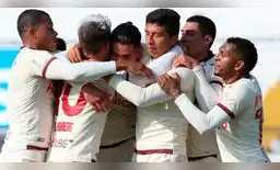 Festejo en la 'U' por el gol marcado por Dos Santso al Binacional. Festejo en la 'U' por el gol marcado por Dos Santso al Binacional.