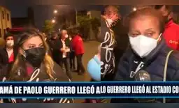 Alondra García Miró y Doña Peta en el Estadio Nacional.