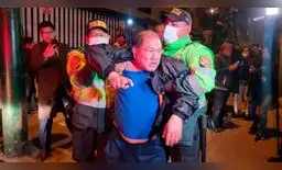 Roger Ayachi, miembro de La Resistencia, fue llevado a la comisaría. Roger Ayachi, miembro de La Resistencia, fue llevado a la comisaría.