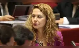 Exprimera dama podría ser extraditada para enfrentar a la justicia. Exprimera dama podría ser extraditada para enfrentar a la justicia.