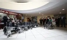 Presidente del Poder Judicial Javier Arévalo hizo entrega de sillas de ruedas para usuarios que asisten al Juzgado de Lambayeque