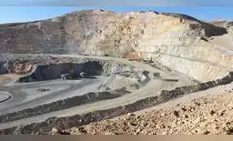 Entre el pliego de reclamos los trabajadores exigen un aumento salarial.