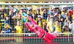 Pedro Gallese dio una tremenda atajada que salvó Perú. Pedro Gallese dio una tremenda atajada que salvó Perú.