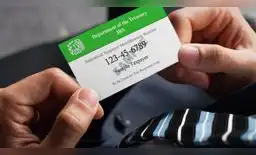 Solicita el número ITIN si eres inmigrante indocumentado. Solicita el número ITIN si eres inmigrante indocumentado.