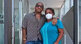 Jefferson Farfán enternece con foto al lado de Doña Charo: “Visita de mi hermosa madre”