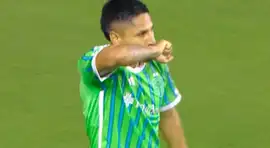 El golazo de Raúl Ruidíaz 'a lo Panenka' que vuelve a ponerlo en la órbita de la selección