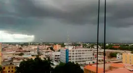 Peligroso fenómeno se acerca al Perú y amenaza con azotar a estas 11 regiones desde este martes 18, según Senamhi