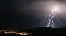 Senamhi advierte DECIMOSEGUNDO FRIAJE desde el 15 de octubre: lluvias, descargas eléctricas y vientos extremos en estas regiones del Perú