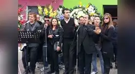 Velorio fue con artistas y también una orquesta. Velorio fue con artistas y también una orquesta.