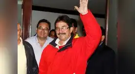 Enrique Cornejo comenzó el retiro de su propaganda política.