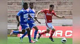 El chino Ximénez se le escapa a la defensa moqueguana. El chino Ximénez se le escapa a la defensa moqueguana.