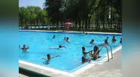 Bañistas deben de bañarse después de salir de la piscina