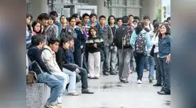 Universitarios no podrían ejercer derecho al medio pasaje, señalan. Universitarios no podrían ejercer derecho al medio pasaje, señalan.