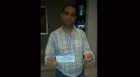 Molesto con cómica. 