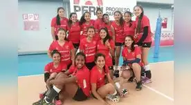 Las propias matadorcitas salieron a las calles a repartir volantes e invitar a los hinchas al Dibós.  