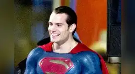 Henry Cavill tuvo una erección. 