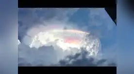 El cielo se cubrió de varios colores y dejó impresionados a los transeúntes.