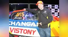 Auto de combatiente se despistó y casi cae a un abismo. 