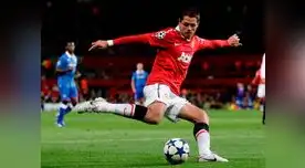 Chicharito anotó uno de los cuatro tantos que ayudó a remontar el partido a su equipo