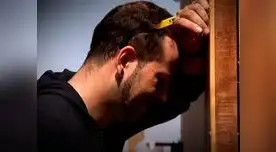 Cantante se quiebra por los momentos difíciles que le toco vivir. Cantante se quiebra por los momentos difíciles que le toco vivir.