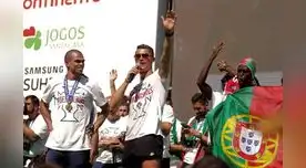 Cristiano Ronaldo comparte su alegría con los hinchas