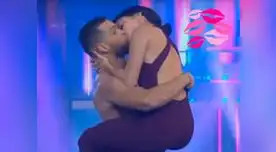 Los Reyes del Playback: Ximena Hoyos sorprende con candente beso a bailarín (VIDEO)