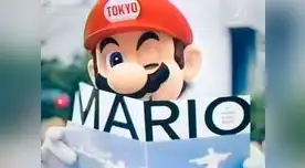 Mario Bros coquetea con la cámara durante la presentación de Tokio 2020