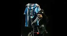 Cerati con la camiseta del equipo de sus amores