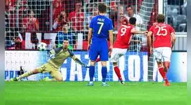 Robert Lewandowski marca de penal el primero del Bayern