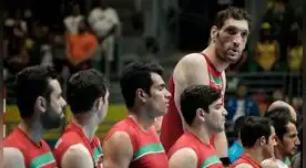 El gigante jugador de voleibol iraní de 2,46 metros que sorprende en los Paralímpicos El gigante jugador de voleibol iraní de 2,46 metros que sorprende en los Paralímpicos
