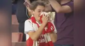 Este pequeño hincha se volvió loco