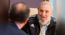 Con uno de sus buzos Con uno de sus buzos